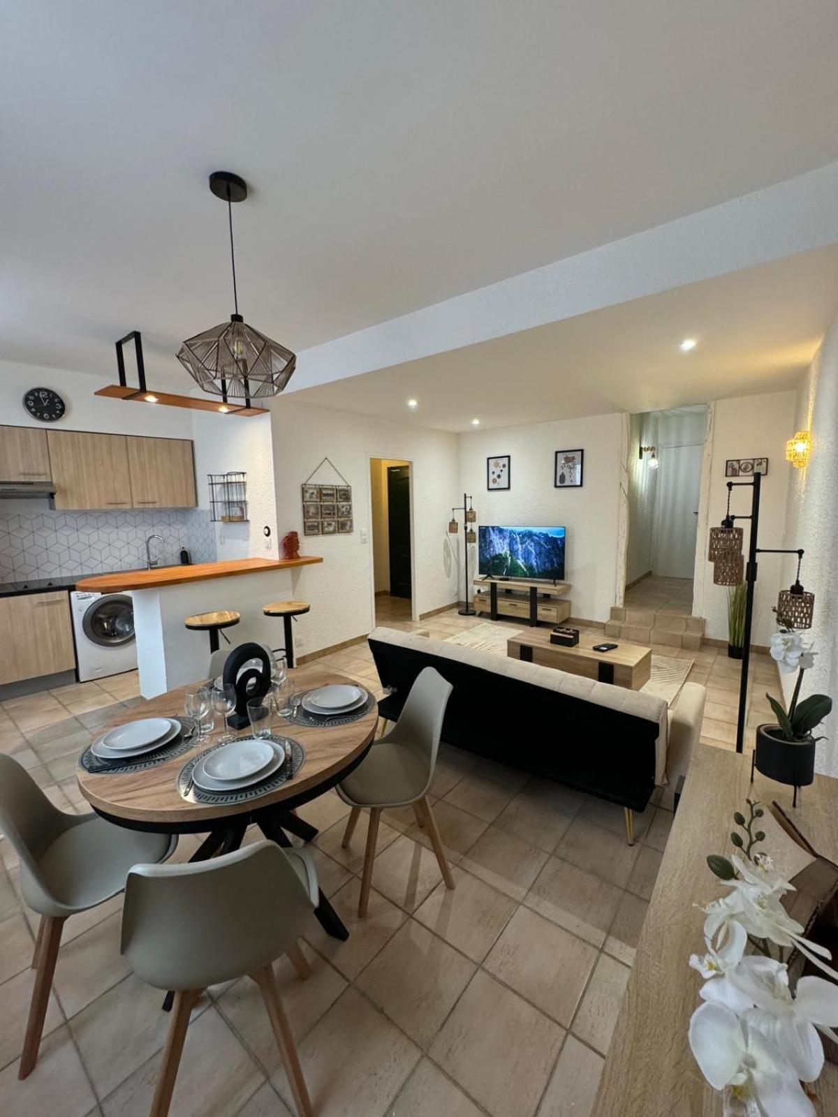 Charmant Appartement En Hypercentre De Castelnaudary Kültér fotó